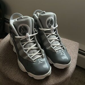 6 rings cool grey Jordan’s 🩶